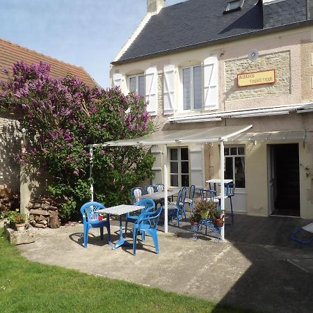Chambres Et Tables D'Hotes A L'Auberge Touristique Meuvaines Exteriér fotografie