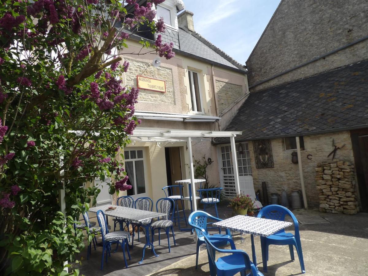 Chambres Et Tables D'Hotes A L'Auberge Touristique Meuvaines Exteriér fotografie