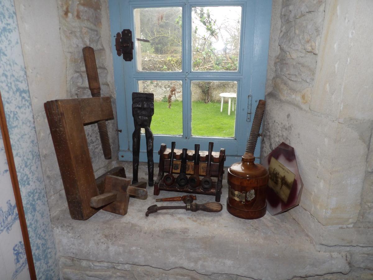 Chambres Et Tables D'Hotes A L'Auberge Touristique Meuvaines Exteriér fotografie