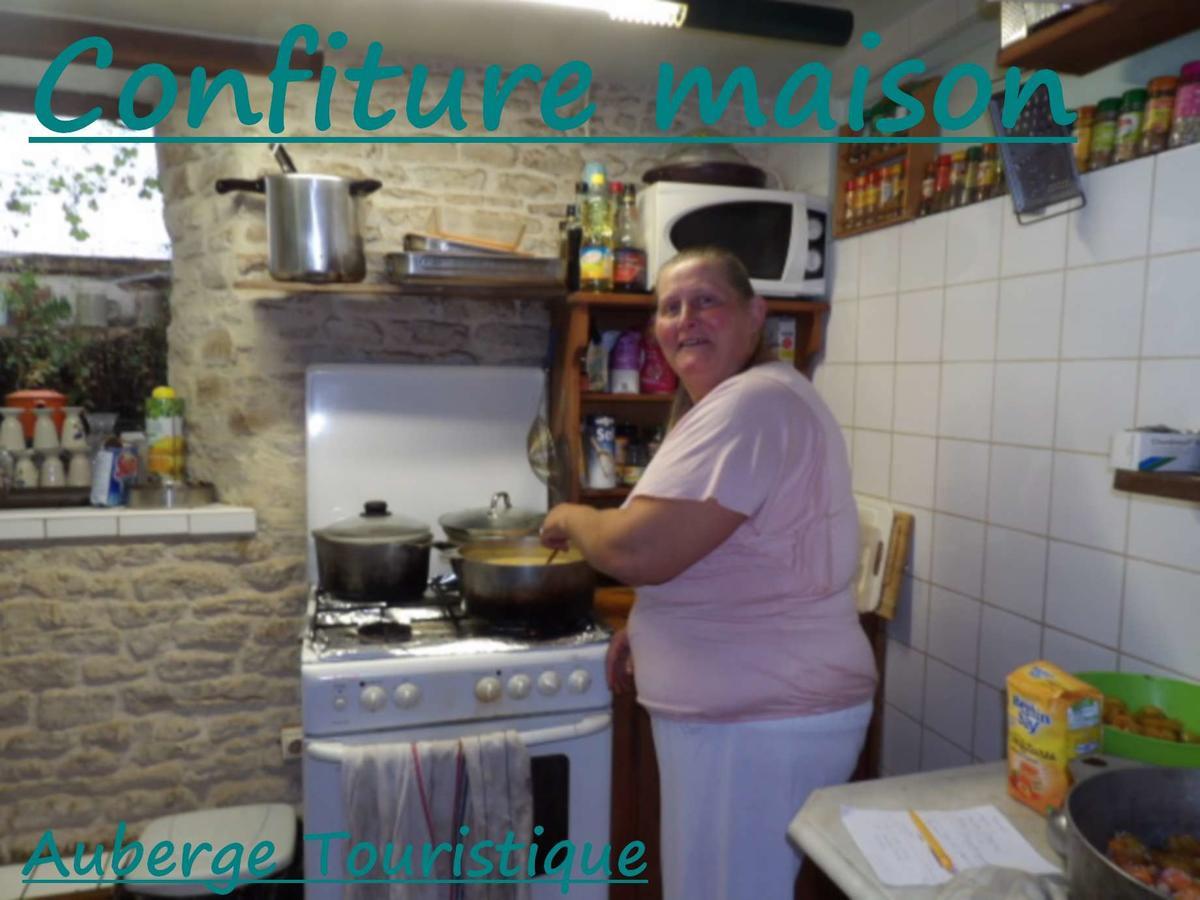 Chambres Et Tables D'Hotes A L'Auberge Touristique Meuvaines Exteriér fotografie